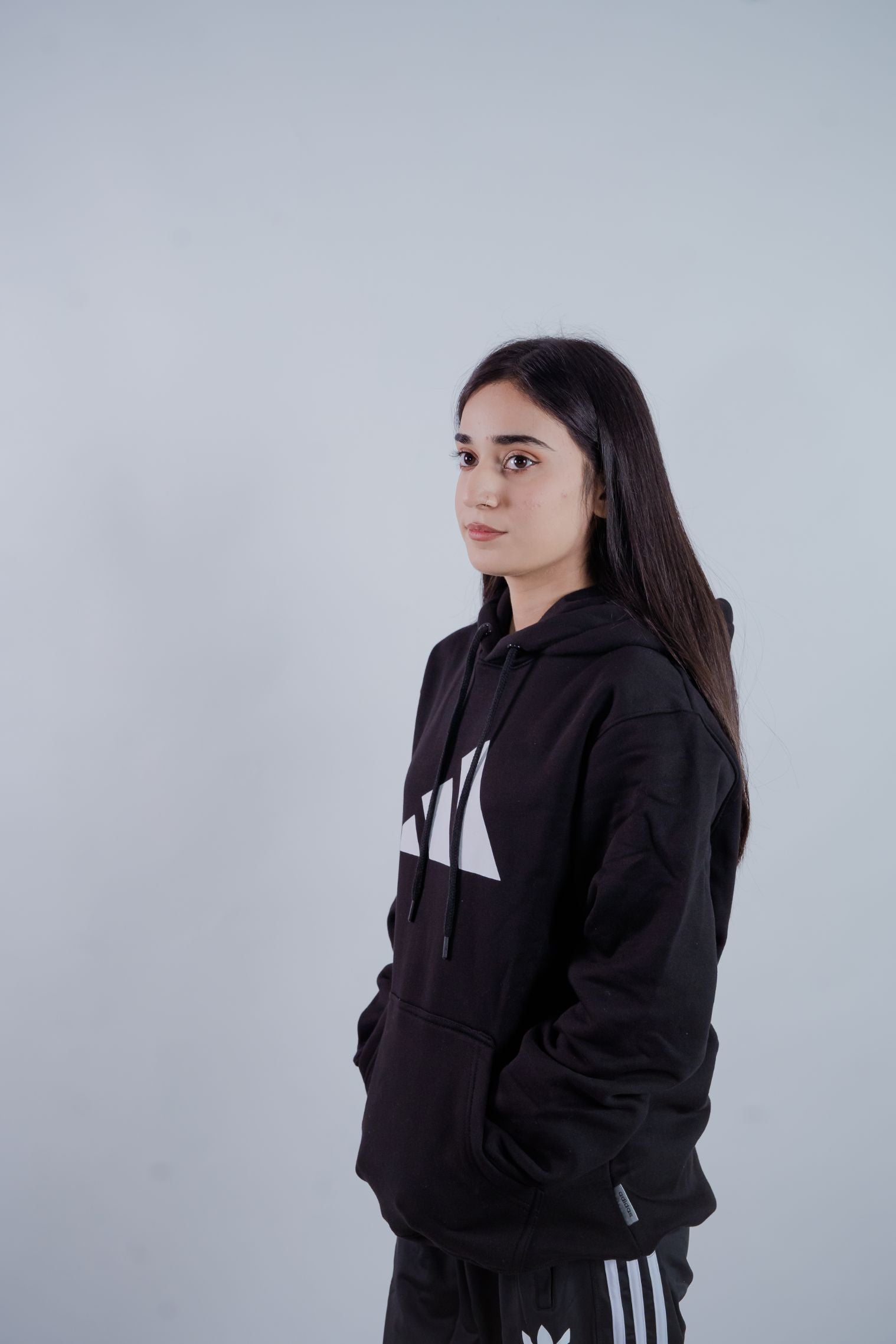 Premium Women’s Black Hoodie – Soft, High Quality Daily Wear