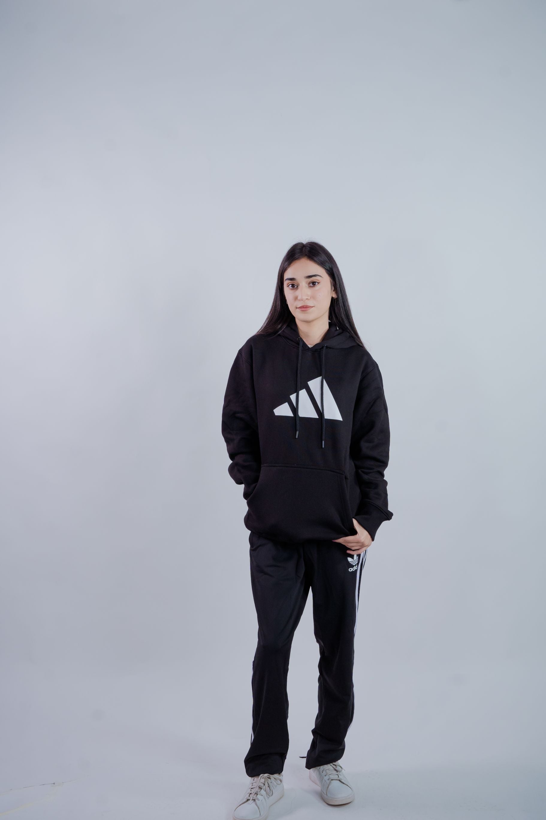 Premium Women’s Black Hoodie – Soft, High Quality Daily Wear