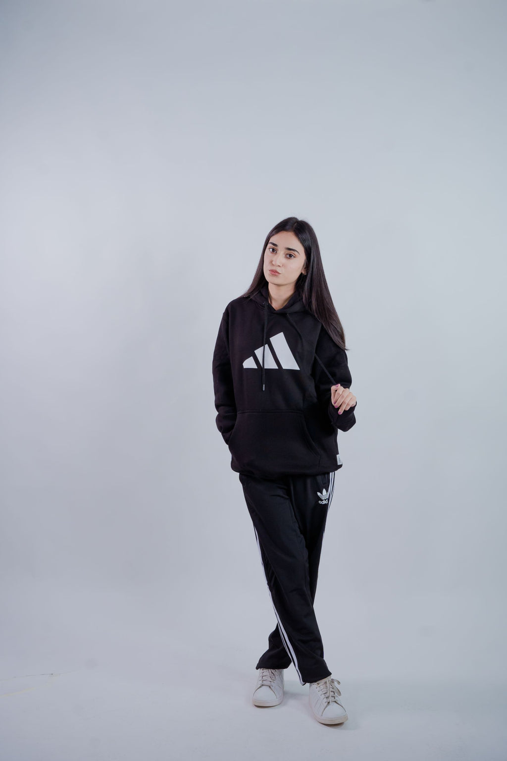 Premium Women’s Black Hoodie – Soft, High Quality Daily Wear